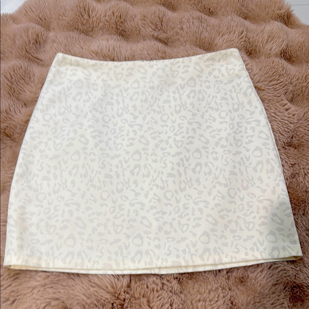 Le Lis Cream Mini Pencil Skirt Cocktail